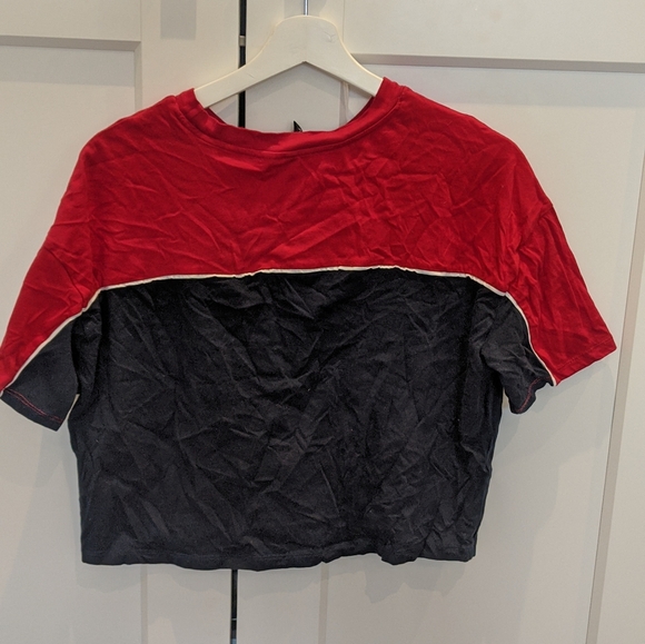 Red and blue cropped t-shirt - Picture 2 of 3